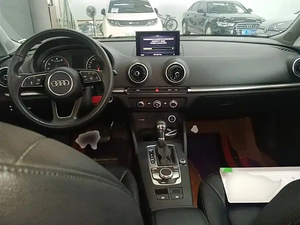 Audi A3 2018 — фото 10