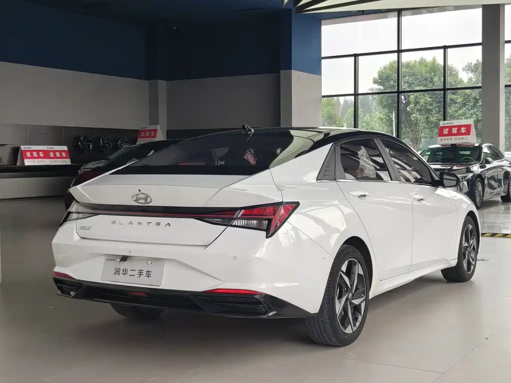 Hyundai Elantra 2021