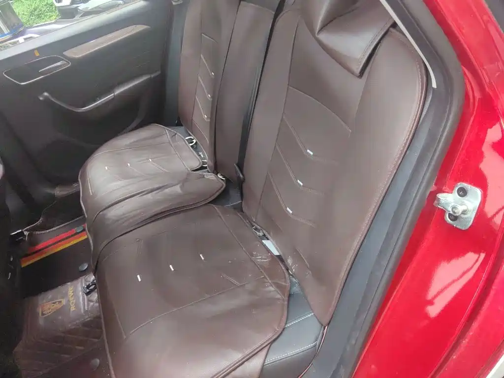Roewe i6 New Energy 2020 — фото 15