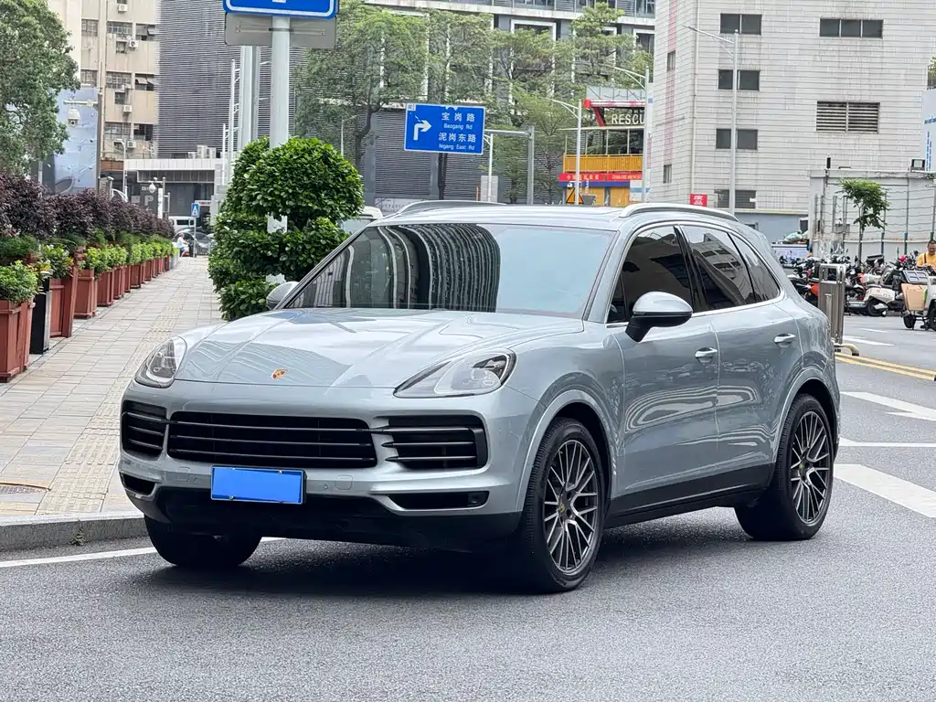 Porsche Cayenne 2022 — фото 1