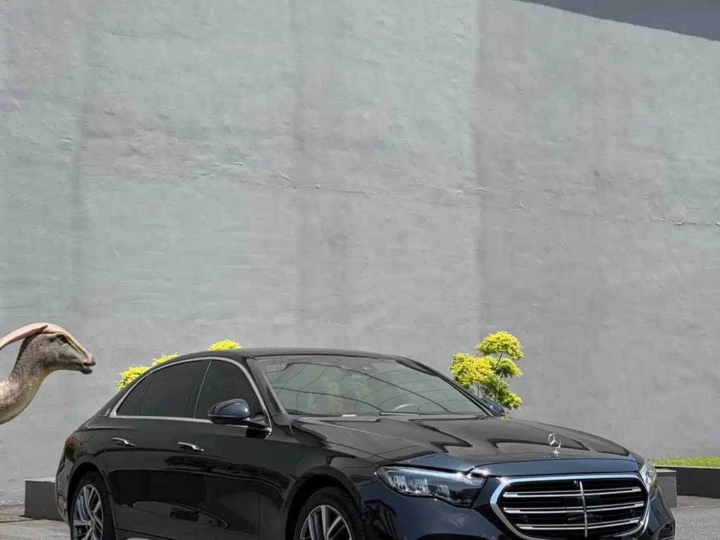 Mercedes-Benz E-Class 2024