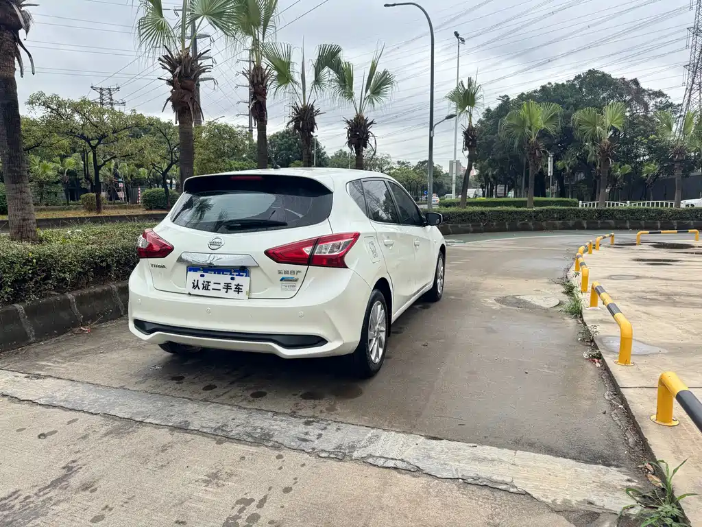Nissan Tiida 2017 — фото 4