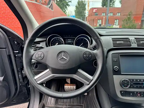 Mercedes-Benz R-Class 2016