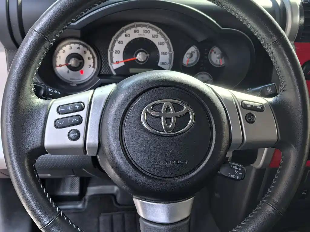 Toyota FJ Cruiser 2019 — фото 15