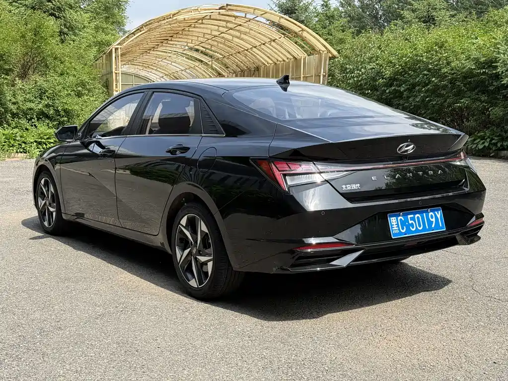 Hyundai Elantra 2023 — фото 20