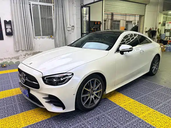 Mercedes-Benz E-Class 2022