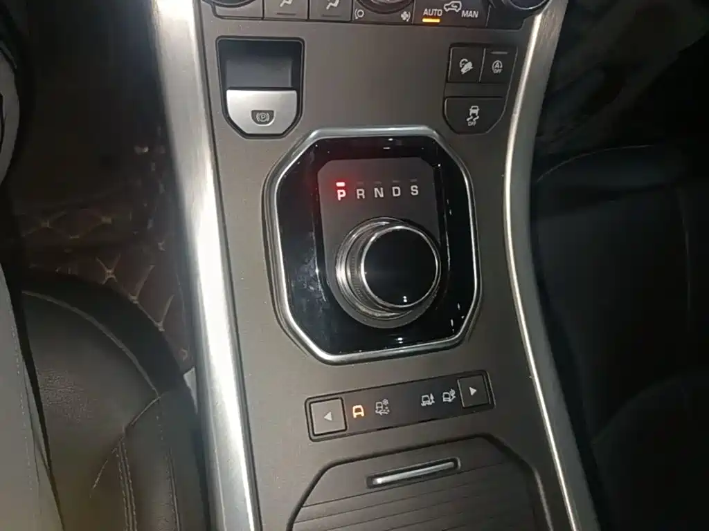 Land Rover Evoque 2019 — фото 14
