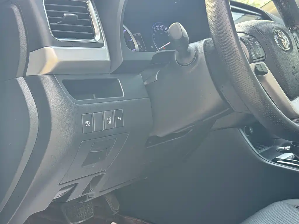 Toyota Highlander 2018 — фото 13