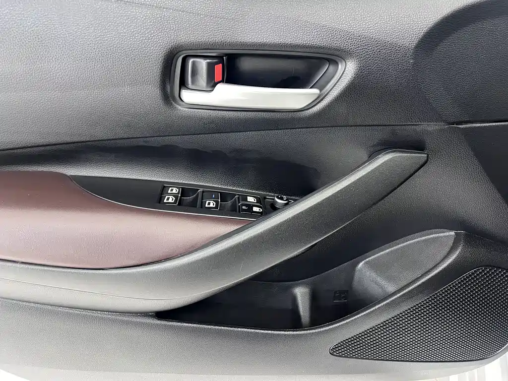 Toyota Corolla 2022 — фото 8