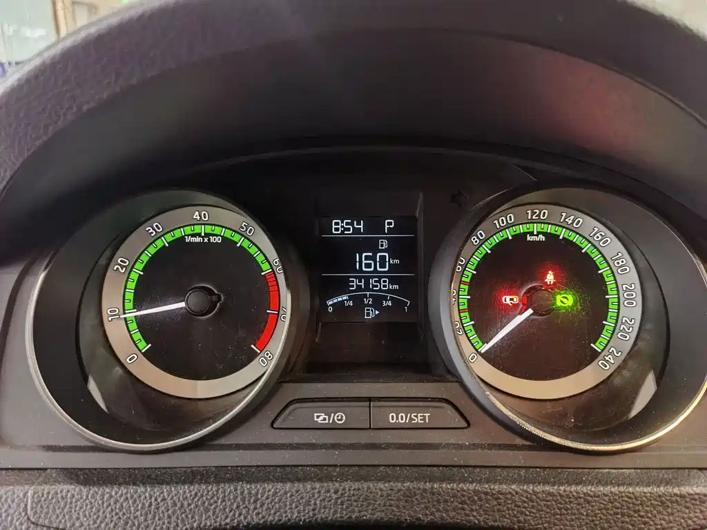 Skoda Rapid Spaceback 2018 — фото 8