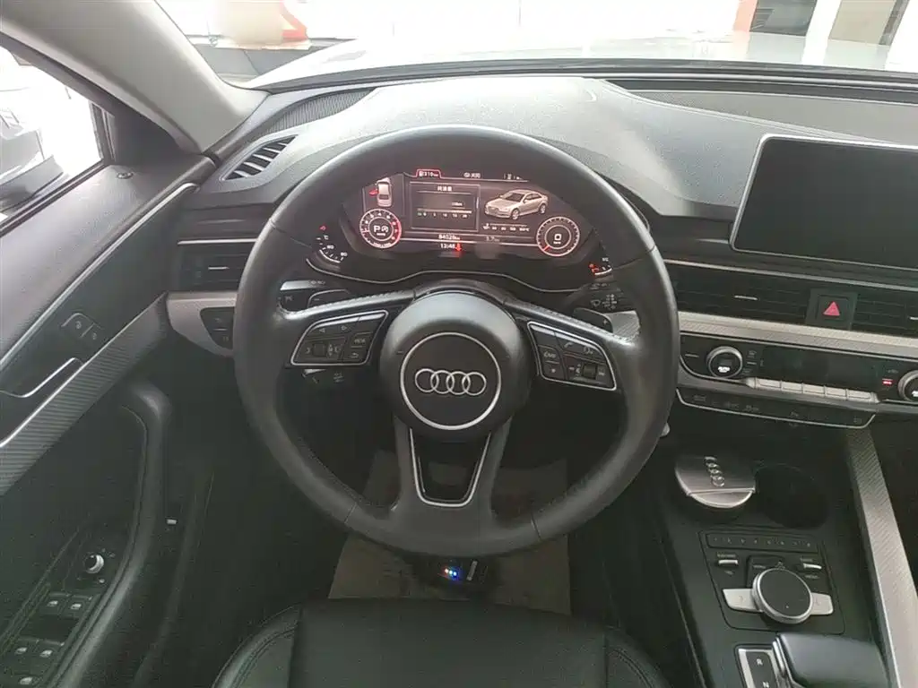 Audi A4L 2018 — фото 11