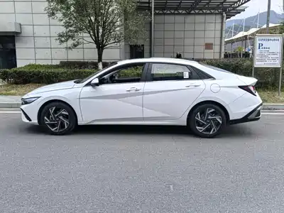 Hyundai Elantra 2025