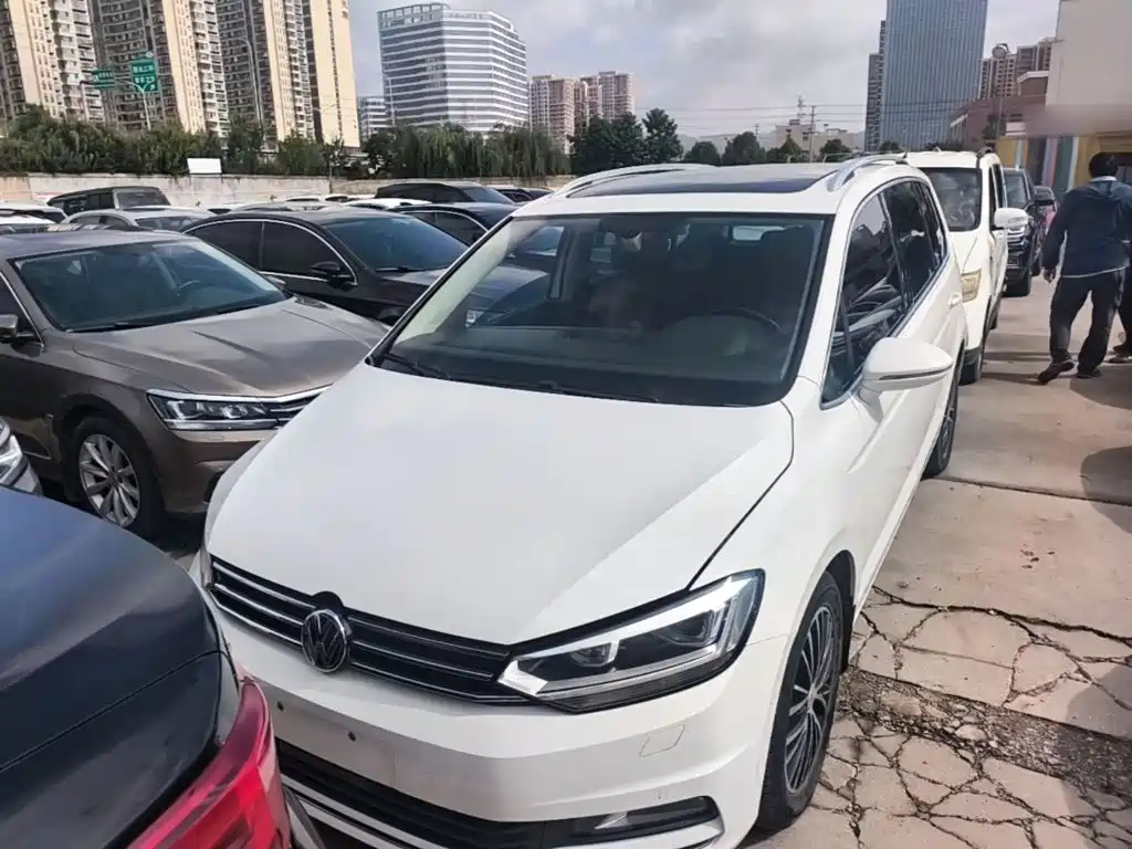 Volkswagen Touran 2016