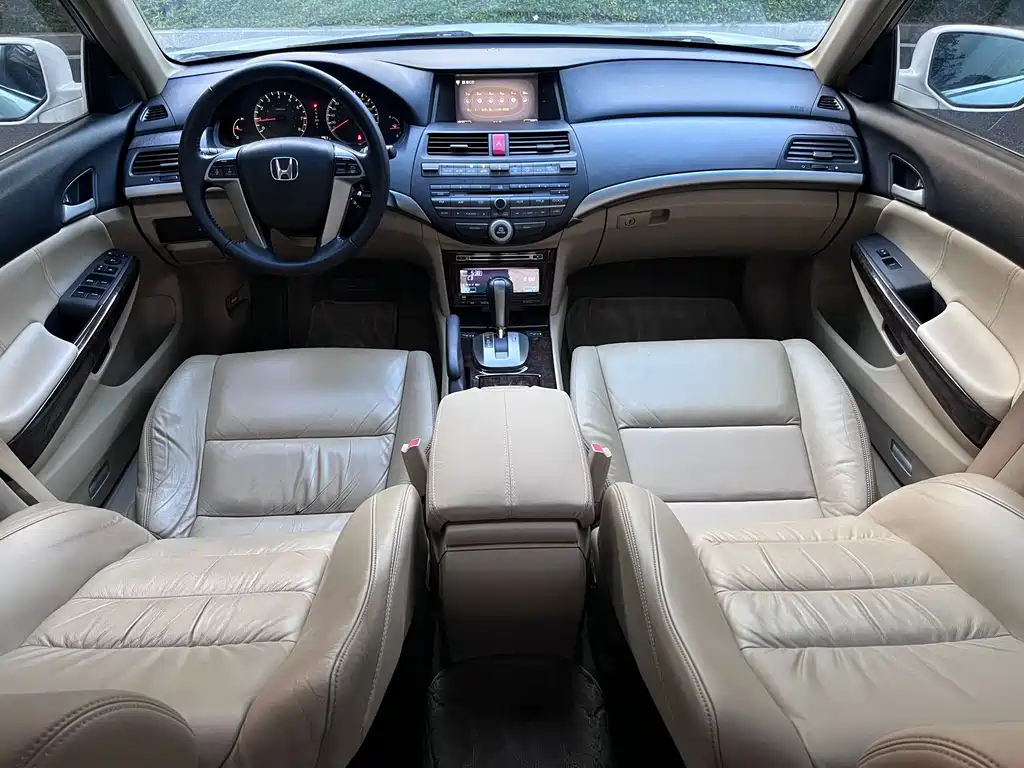 Honda Accord 2011 — фото 14
