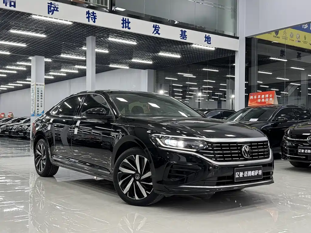 Volkswagen Passat 2023 — фото 3