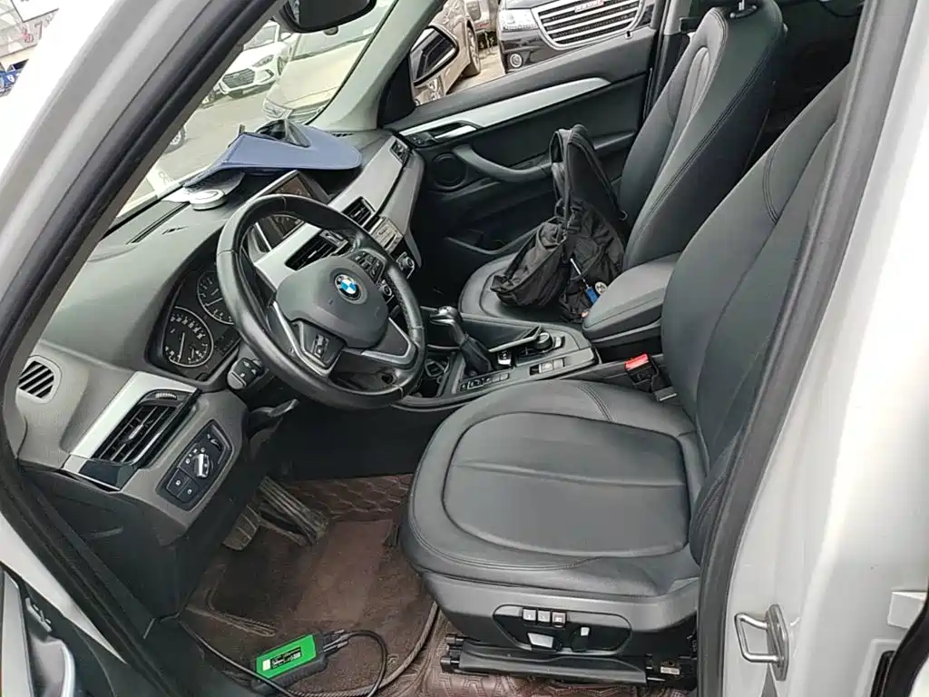 BMW X1 2016 — фото 15