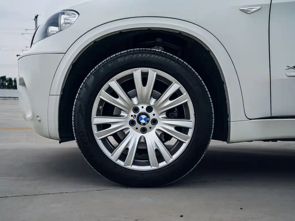 BMW X5 2012 — фото 6