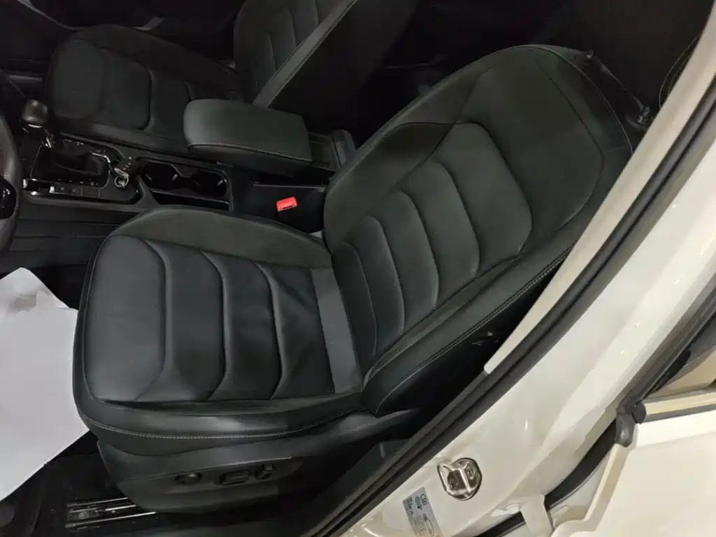 Volkswagen Tiguan L 2020 — фото 11