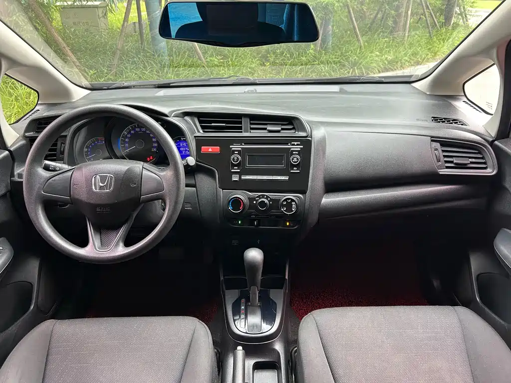 Honda Fit 2017 — фото 9
