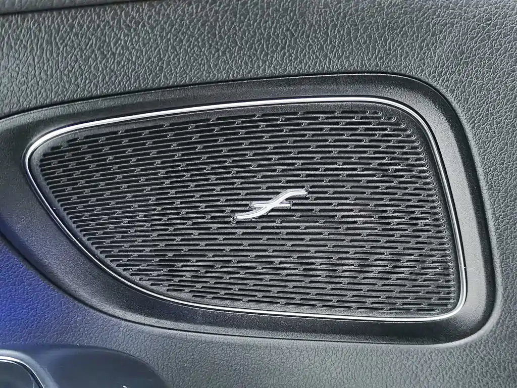 Mercedes-Benz C-Class 2024 — фото 17