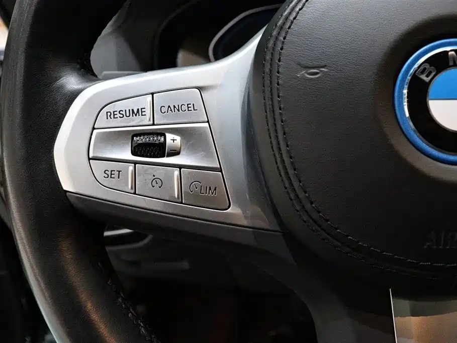 BMW 5 Series New Energy 2023 — фото 15
