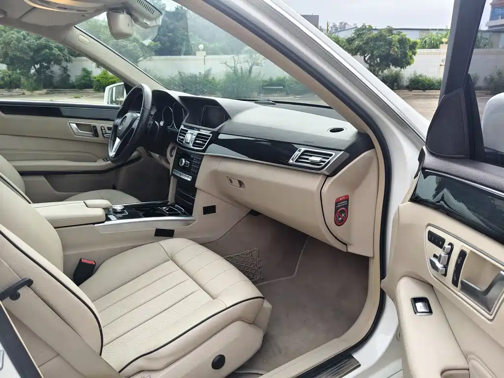 Mercedes-Benz E-Class 2015 — фото 9