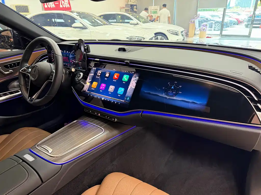 Mercedes-Benz E-Class 2025 — фото 16