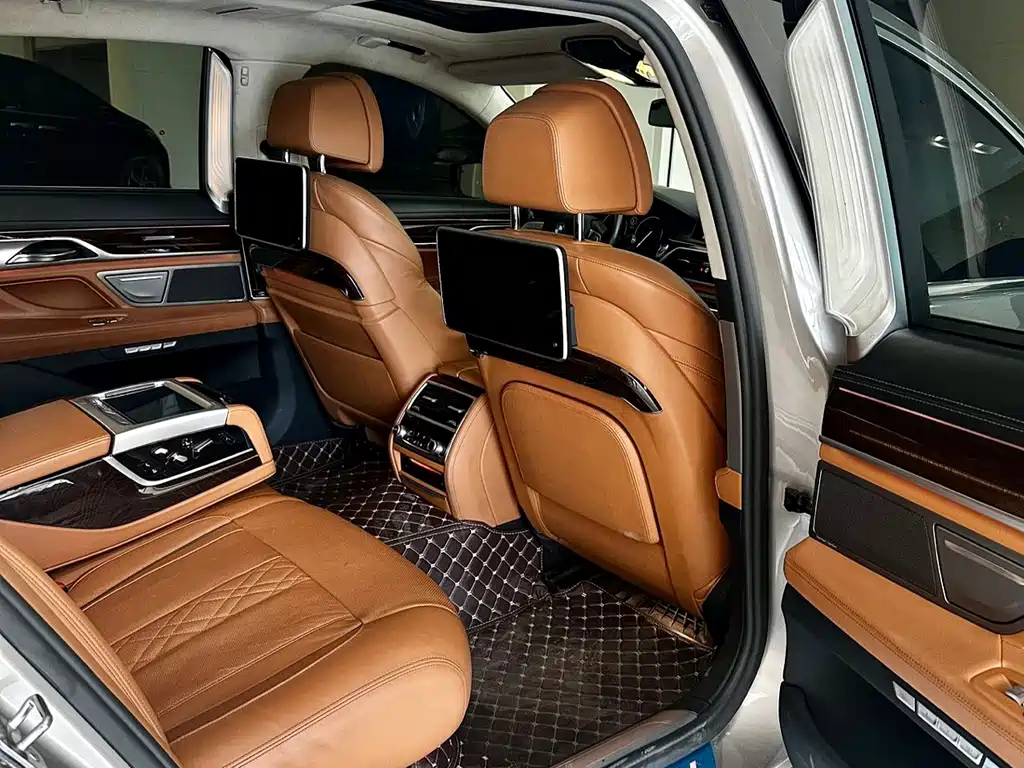 BMW 7 Series 2016 — фото 15