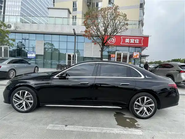 Mercedes-Benz E-Class 2024