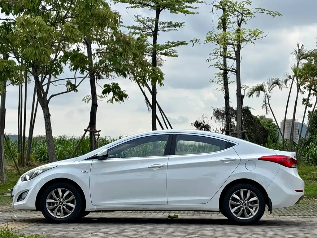 Hyundai Elantra 2016