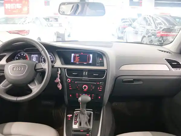 Audi A4L 2012