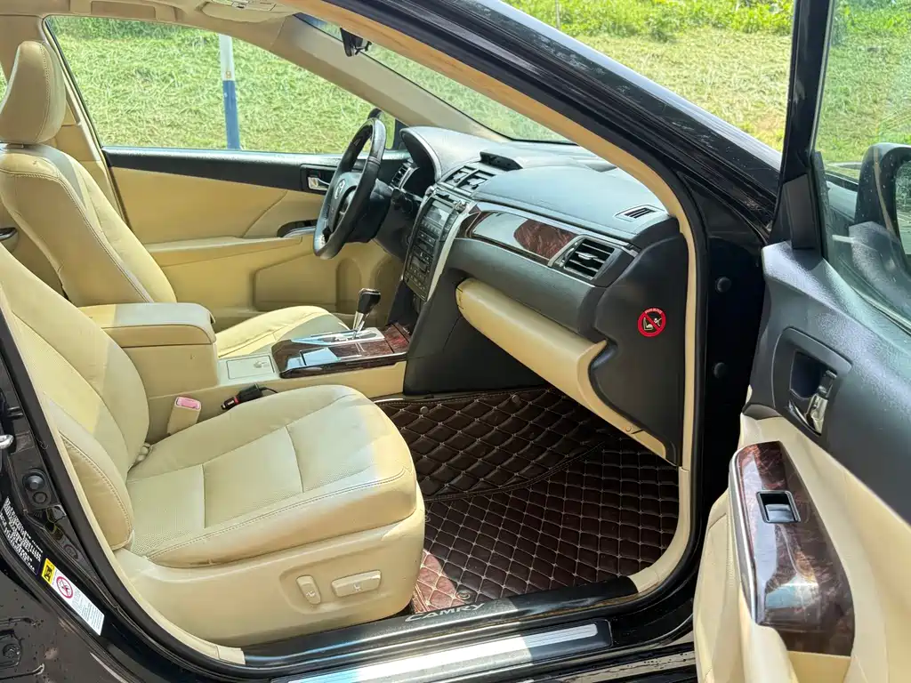 Toyota Camry 2016 — фото 13