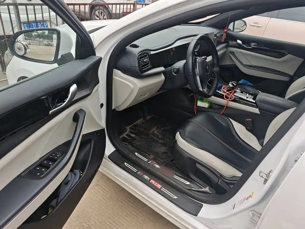 BYD Qin PLUS 2023 — фото 13