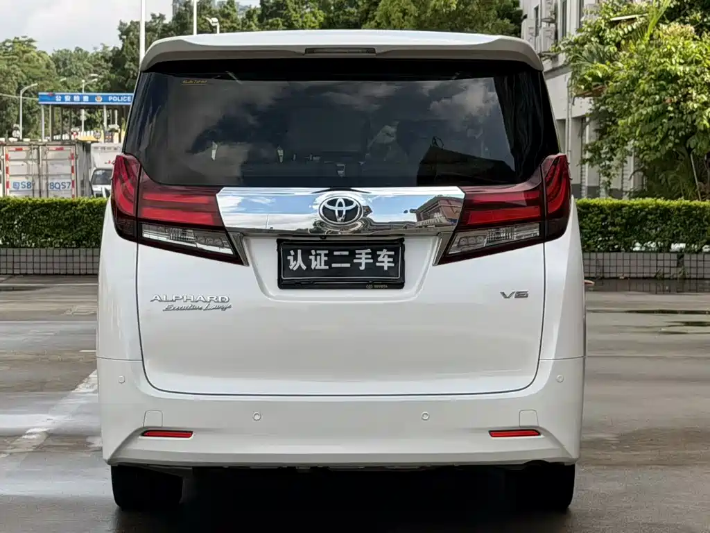 Toyota Alphard 2017 — фото 4