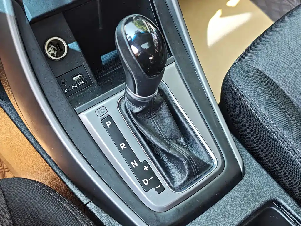 Hyundai Elantra 2016 — фото 20