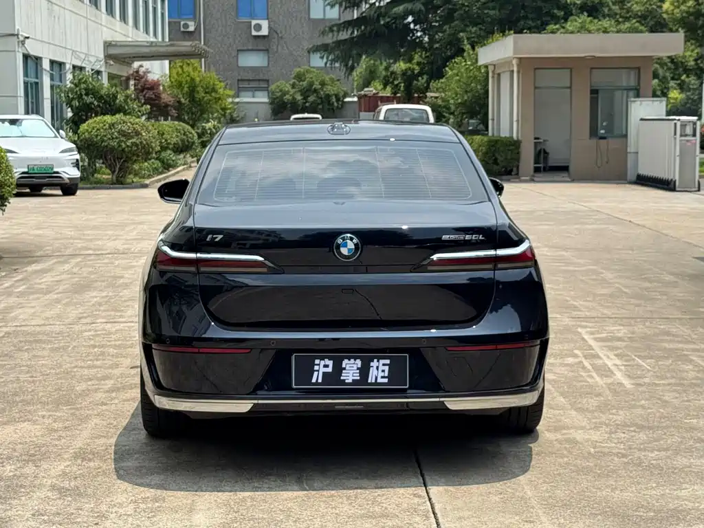 BMW i7 2024 — фото 9