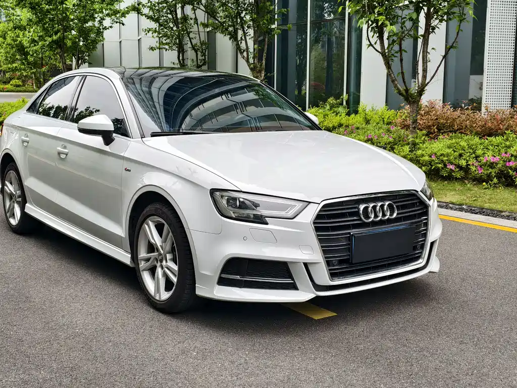 Audi A3 2019 — фото 3