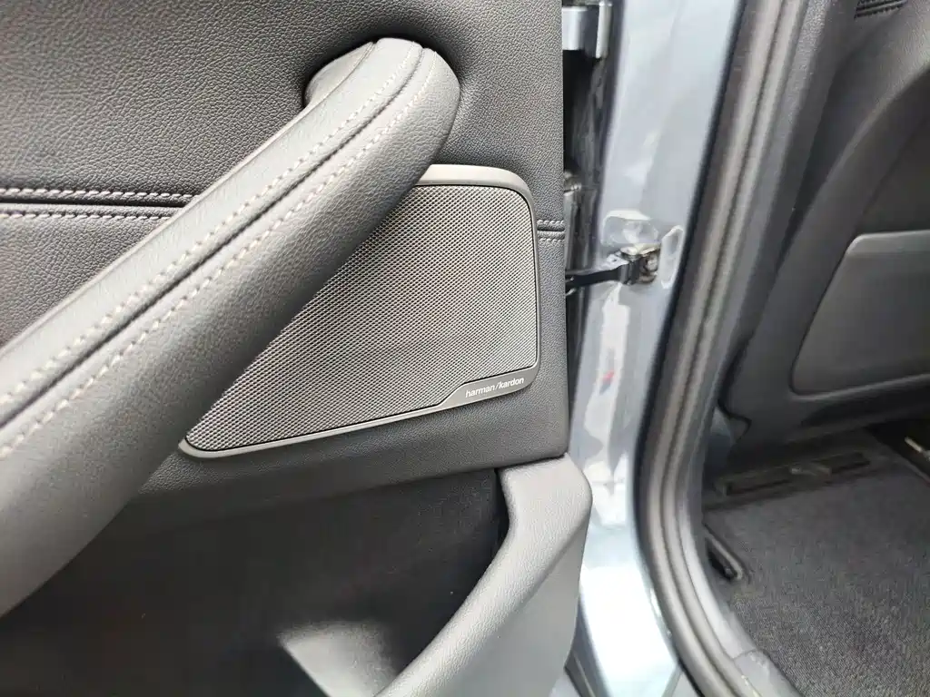 BMW 5 Series 2023 — фото 15