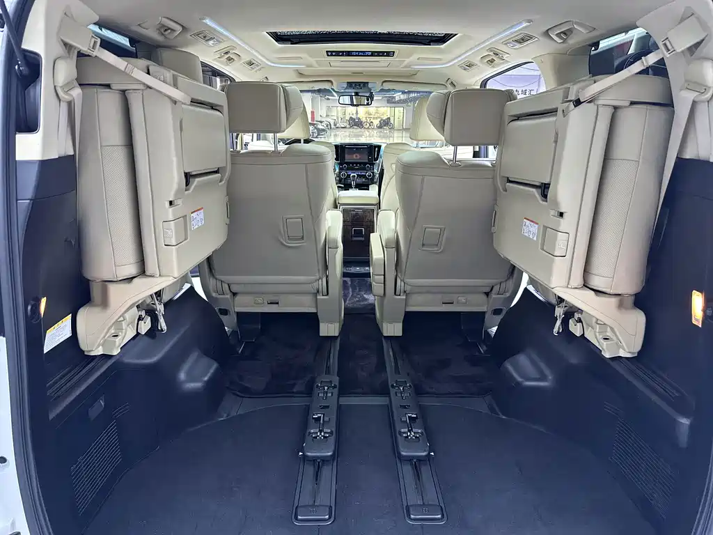 Toyota Alphard 2018 — фото 15