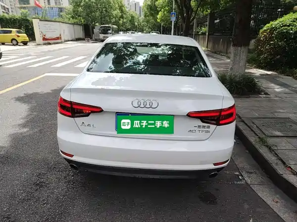 Audi A4L 2016