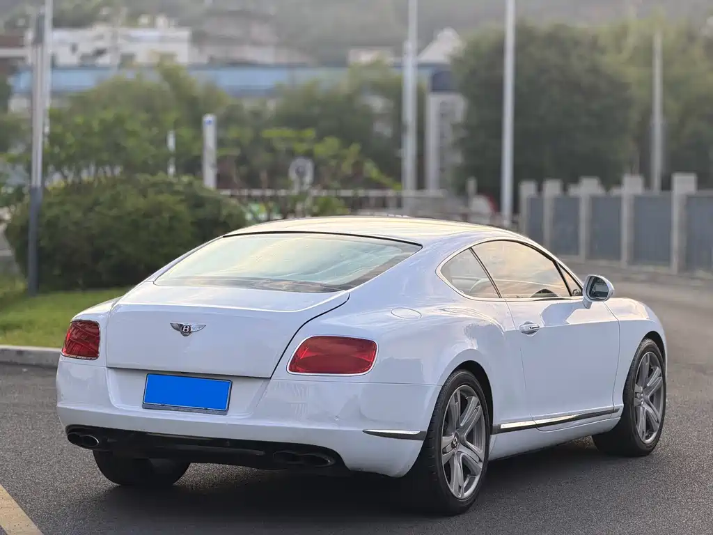 Bentley Continental 2012 — фото 4
