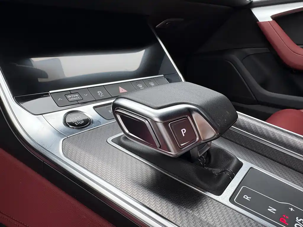 Audi A7L 2025 — фото 11