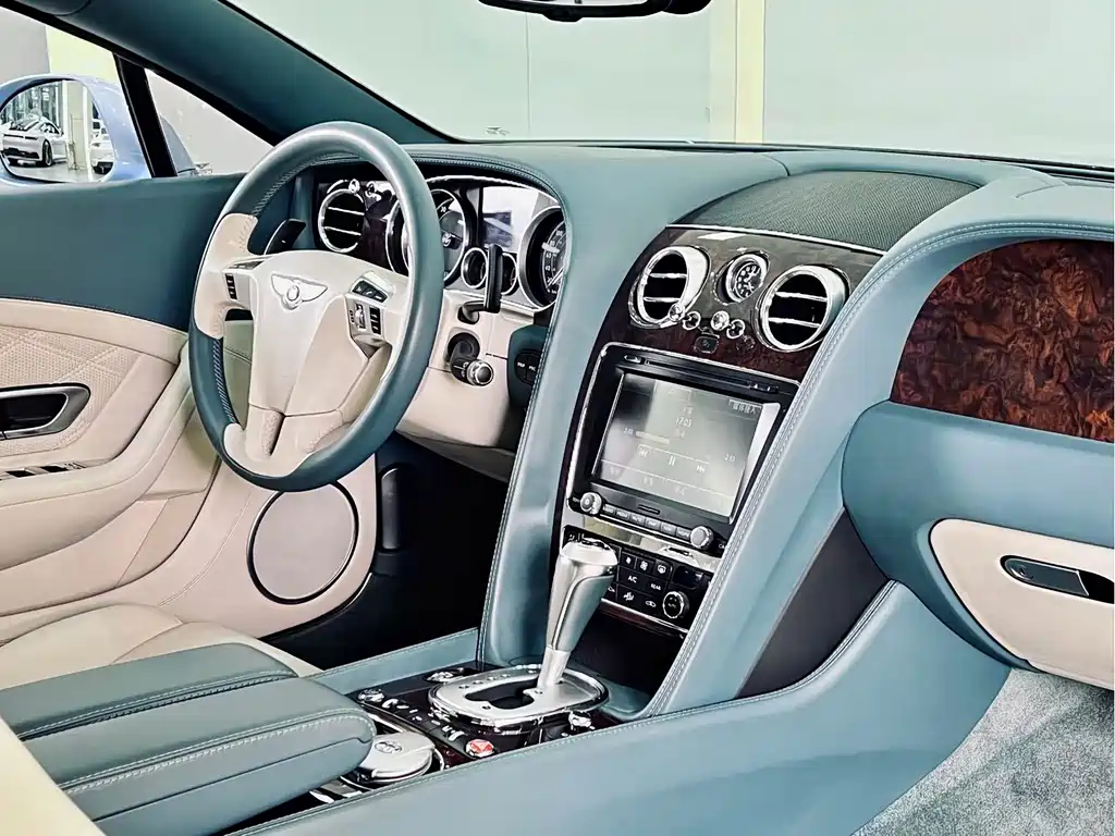 Bentley Continental 2012 — фото 4