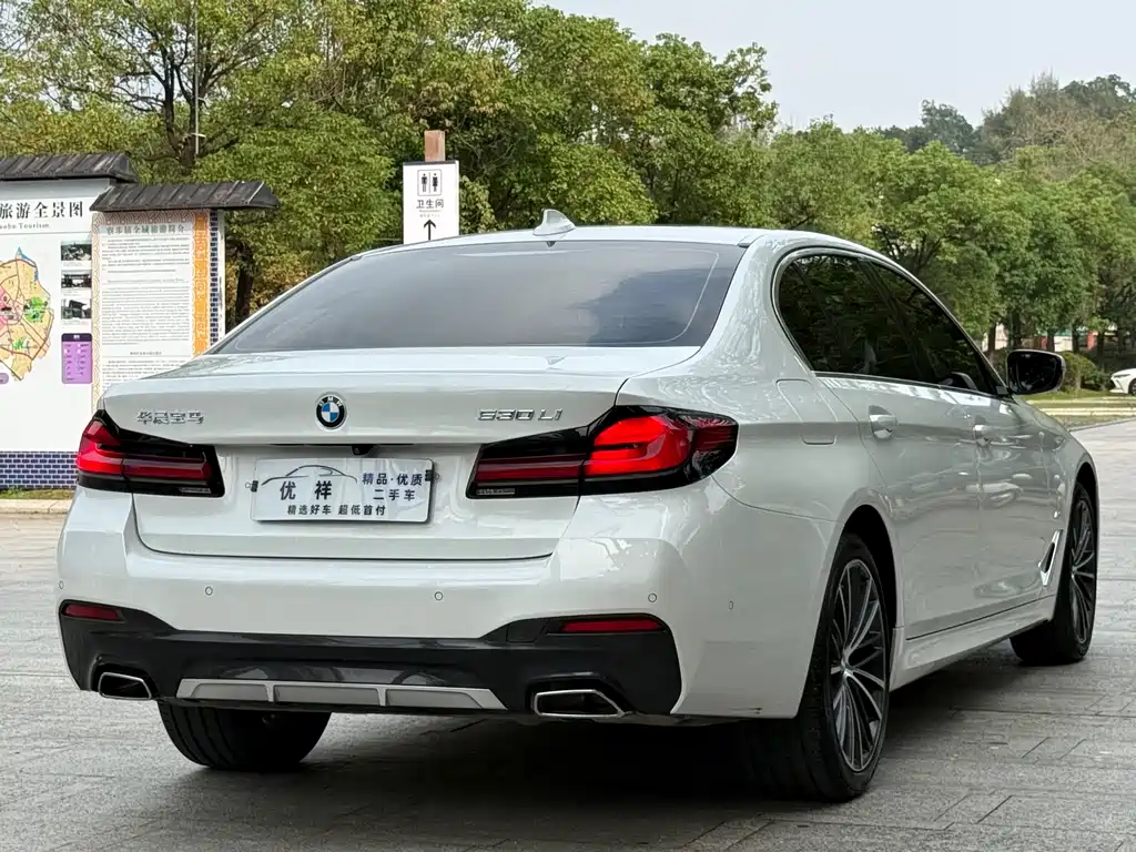 BMW 5 Series 2022 — фото 17