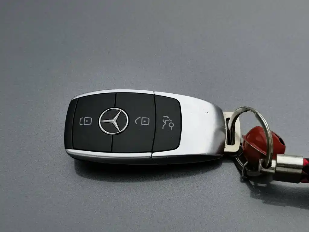 Mercedes-Benz C-Class 2020 — фото 19