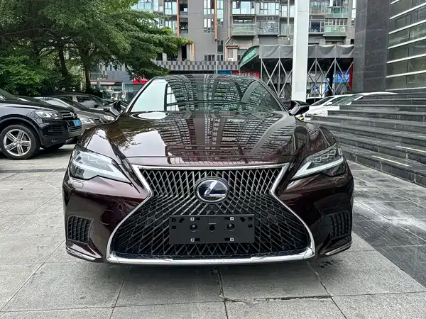 Lexus LS 2022
