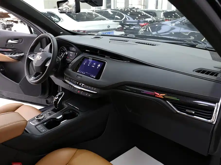 Cadillac XT4 2023 — фото 17