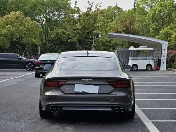 Audi A7 2012