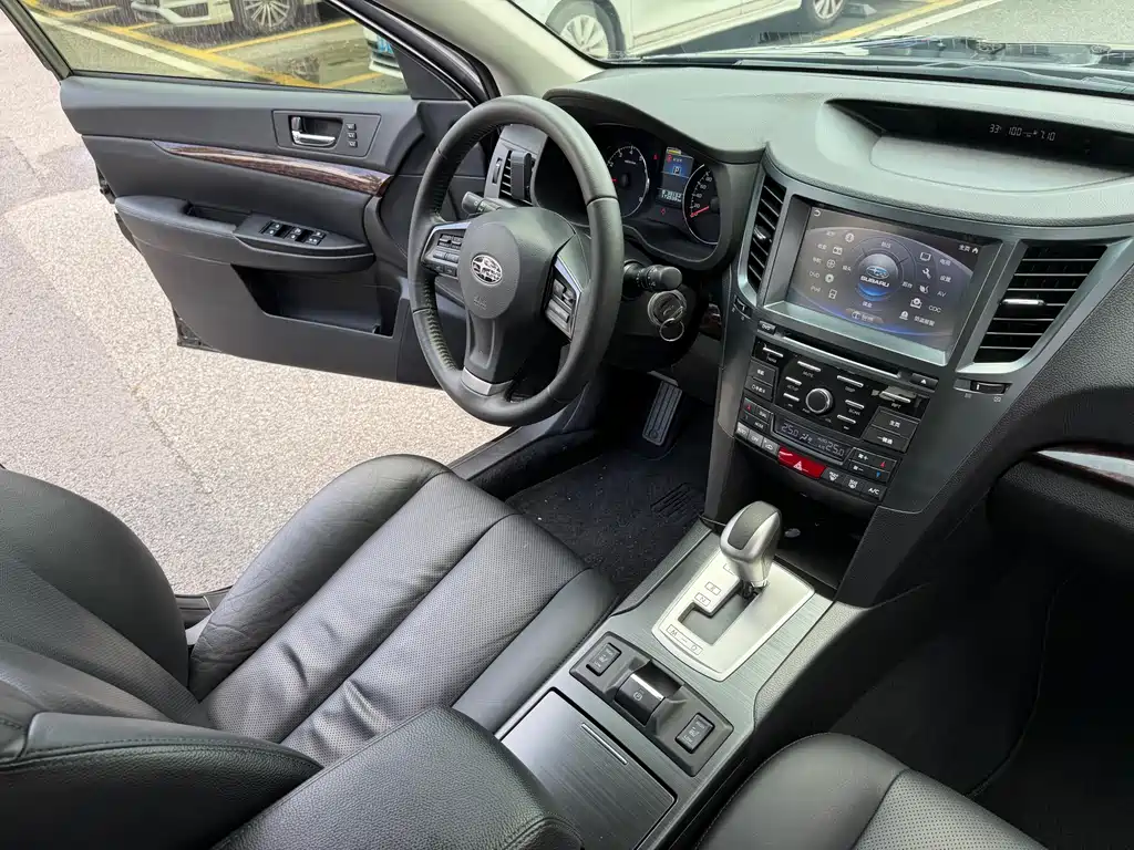 Subaru Outback 2013 — фото 12
