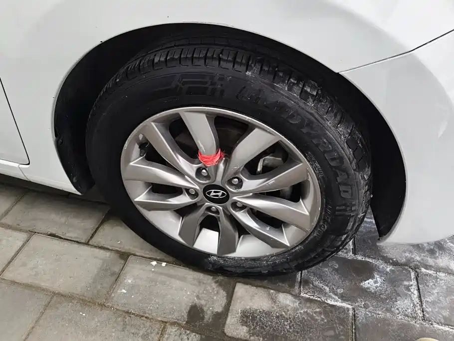 Hyundai Elantra 2016
